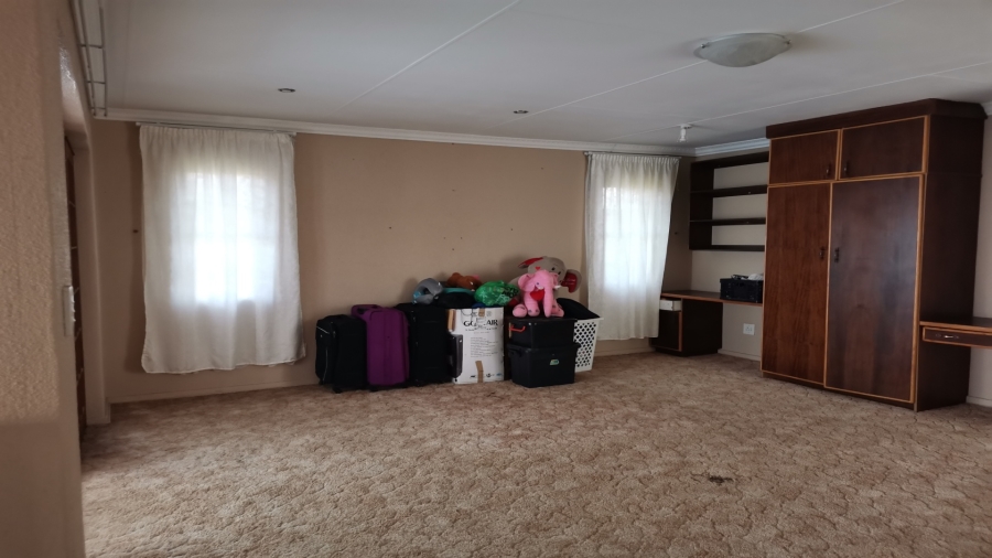 5 Bedroom Property for Sale in Miederpark North West